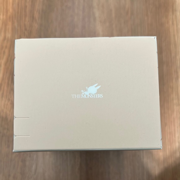 Pop Mart Labubu 'Have A Seat' Figure - Picture 5 of 5